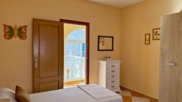 5 dormitorios, tabla de planchar con plancha, wifi gratis y ropa de cama