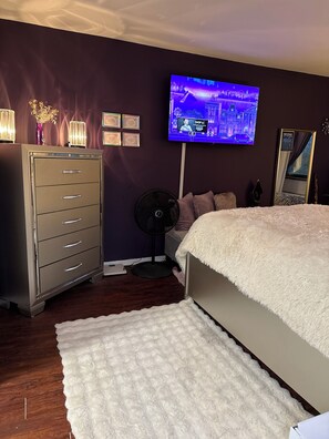 2 habitaciones, tabla de planchar con plancha, wifi y ropa de cama 