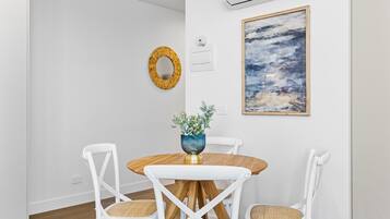 Apartment | Dining