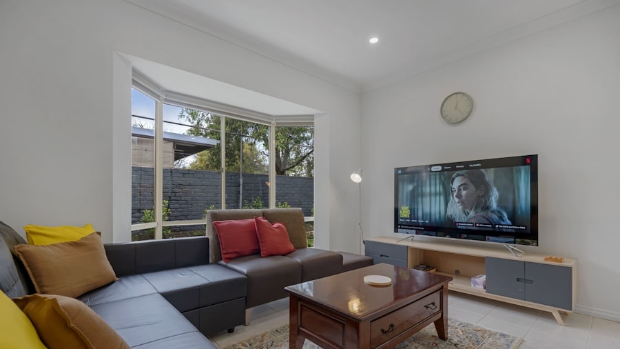 Spacious Glenunga Home With Garage Parking