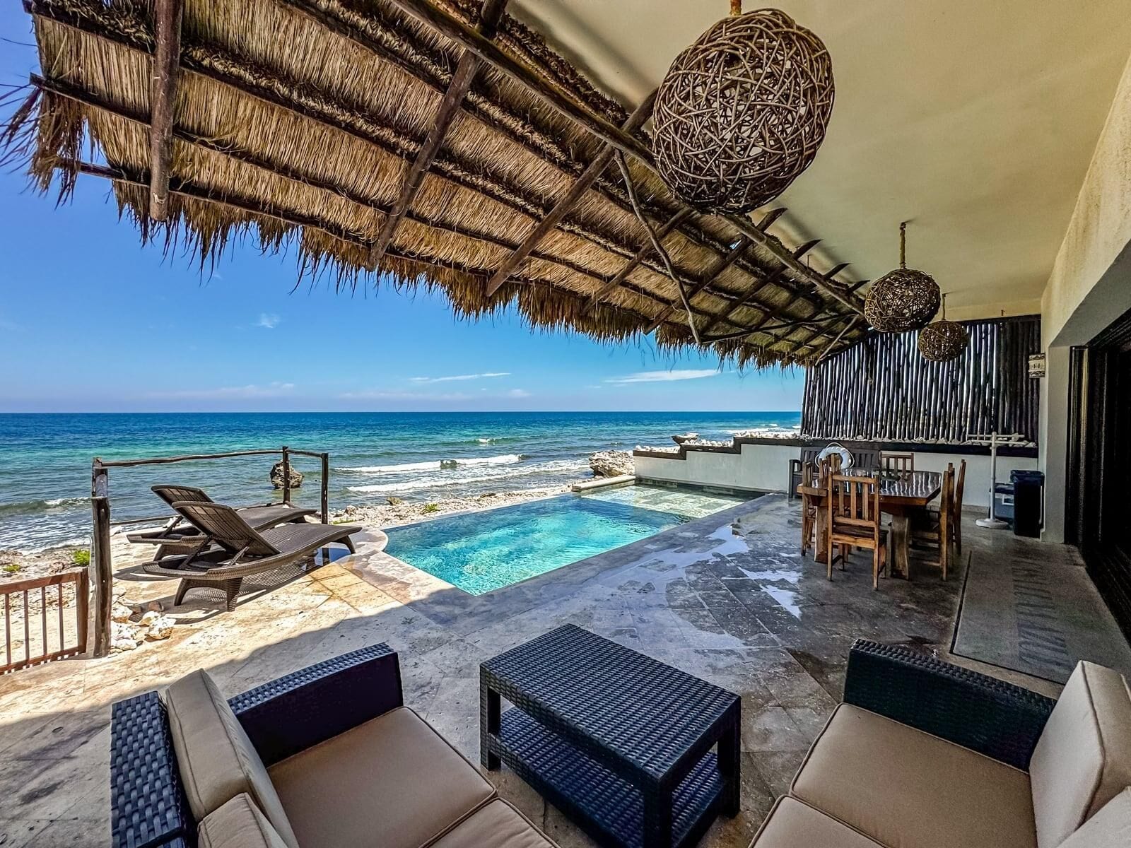 تناول الطعام بالخارج