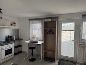 Microwave, stovetop, dishwasher