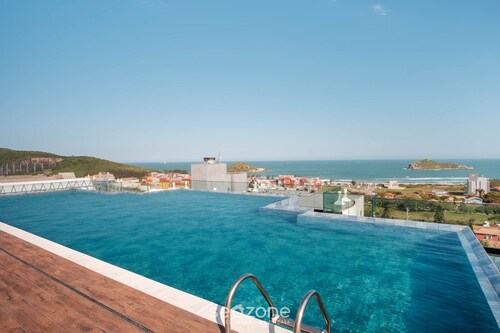 Studio in a Condo w/ Pool 550m From Beach Tor0407