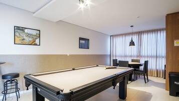 Basic Apartment | Games room