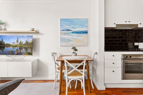 Stylish Studio in the Heart of Vibrant Surry Hills