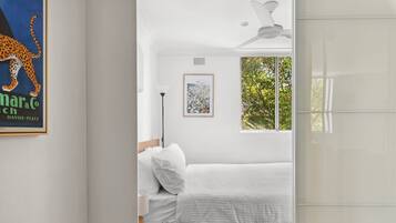 House | 1 bedroom, iron/ironing board, bed sheets