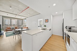 Apartment | Private kitchen - Bright 2-bed Apartment With Gym, BBQ & Pool Access (Canberra)