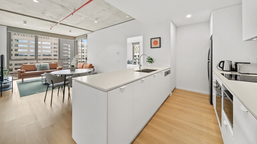 Bright 2-bed Apartment With Gym, BBQ & Pool Access