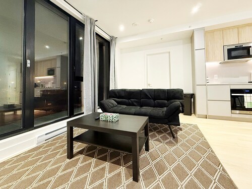 NEW 1bdrm condo, 2mins subway + high walk score!