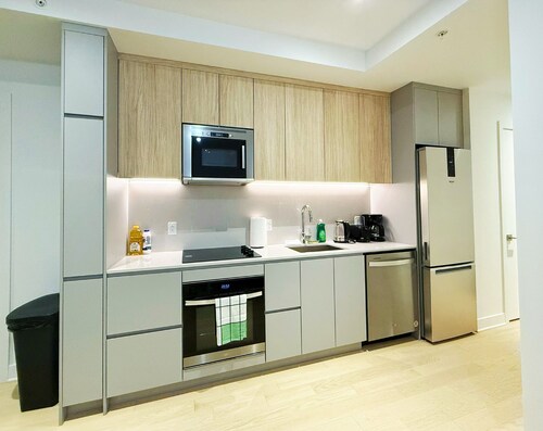 NEW 1bdrm condo, 2mins subway + high walk score!