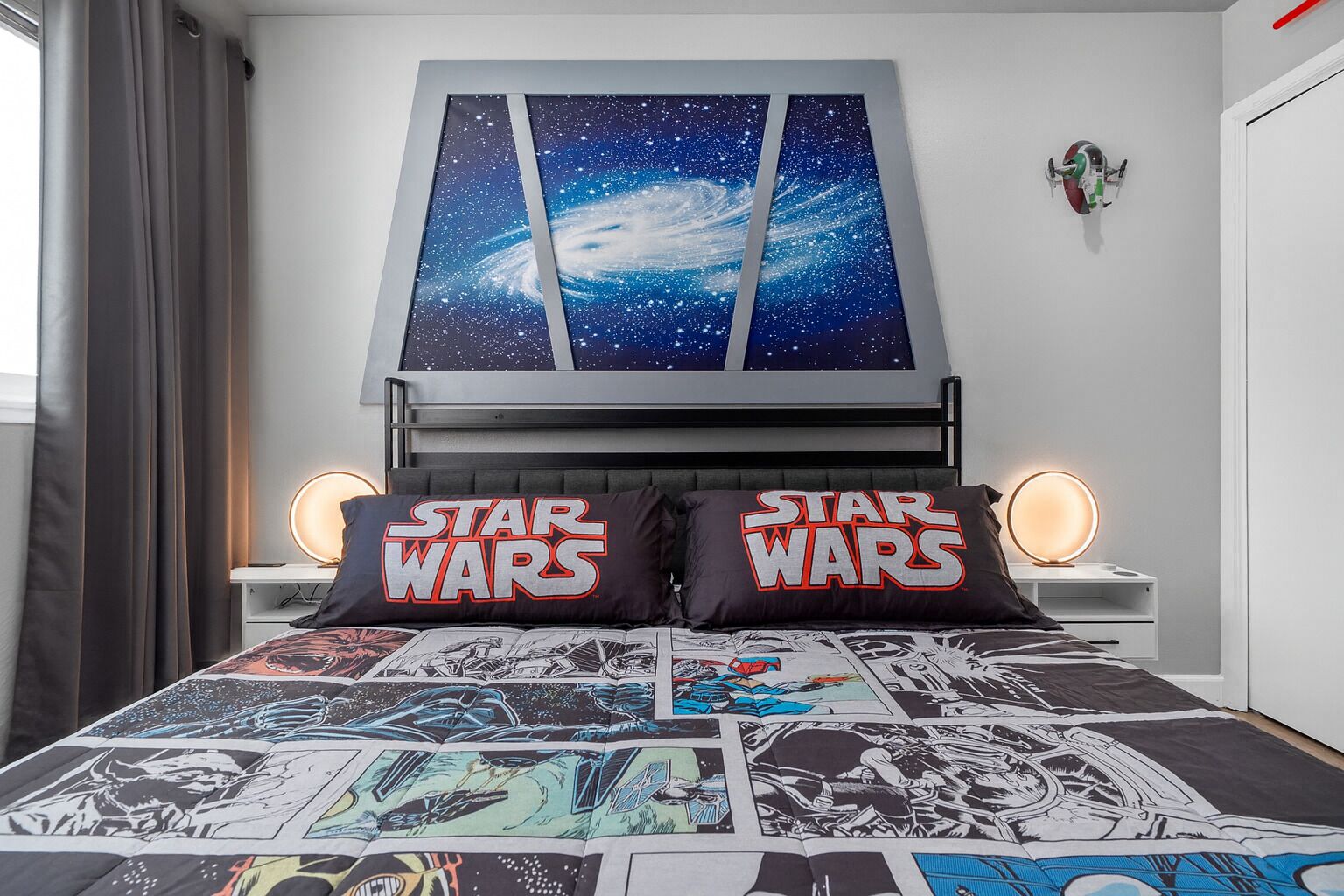 4 chambres, bureau, fer et planche à repasser, lit parapluie