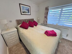 1 kamar tidur dan didekorasi berbeda-beda