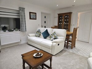 Living area - Ty Nain (Bodorgan)