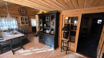 Cabin, 4 Bedrooms, Terrace | Dining