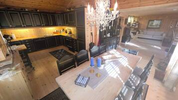 Cabin, 4 Bedrooms, Terrace | Dining room