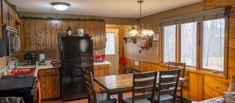 3 Bedroom with Hot Tub and Sauna seconds from Ski Brule!