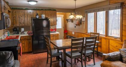 3 Bedroom with Hot Tub and Sauna seconds from Ski Brule!