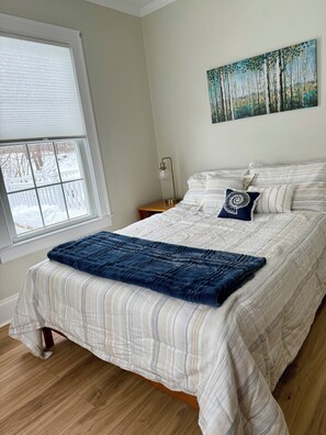 3 makuuhuonetta, silitysrauta/-lauta, internet, vuodevaatteet