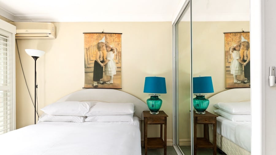 Spacious 2-bed Townhouse With Garage & Patio