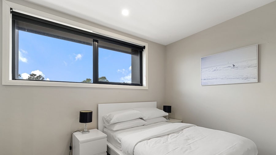 Modern 3-bedroom Townhouse in Quiet Greenway