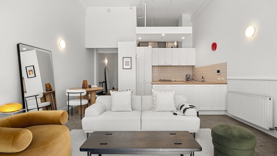 Classic 1-bed City Stay Near Eateries and Laneways