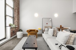 Living room - Classic 1-bed City Stay Near Eateries and Laneways (Melbourne)