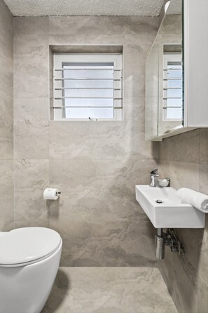 Bathroom - Chic Urban Paddington Escape (Sydney)