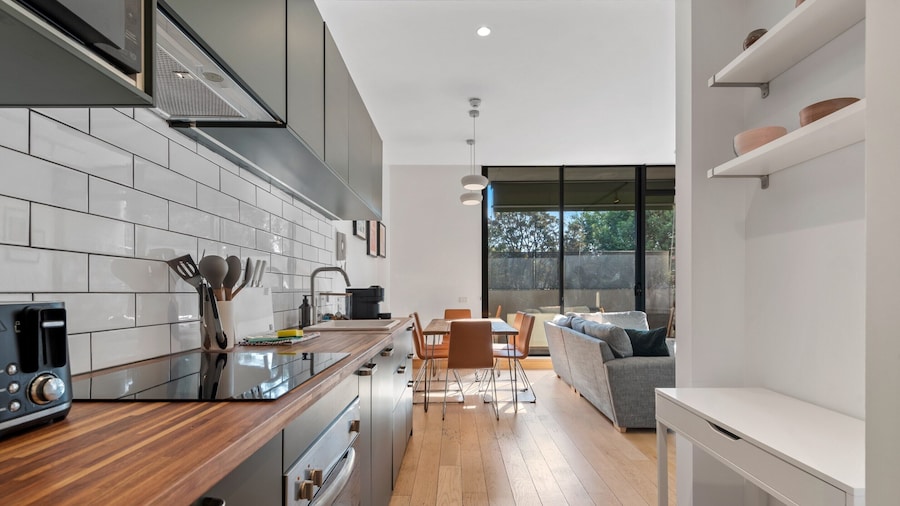 Chic 2-bed Apartment in Vibrant St Kilda