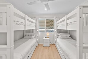 Căn hộ | 2 phòng ngủ, bộ trải giường