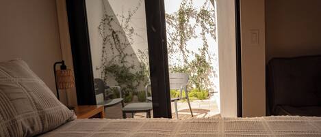 1 soverom, strykejern/-brett, internettilgang og sengetøy