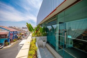 Room - Manhattan Residence (George Town)