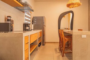 Fridge, microwave, stovetop, coffee/tea maker - Palma Suite 101 Prime Location in Downtown La Paz (La Paz)
