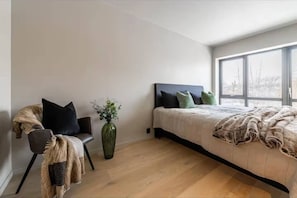 Nhà, 4 phòng ngủ, ban công, quang cảnh thành phố | 4 phòng ngủ 