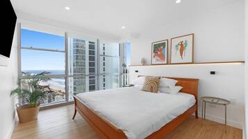 Apartment | 3 bedrooms, laptop workspace, bed sheets