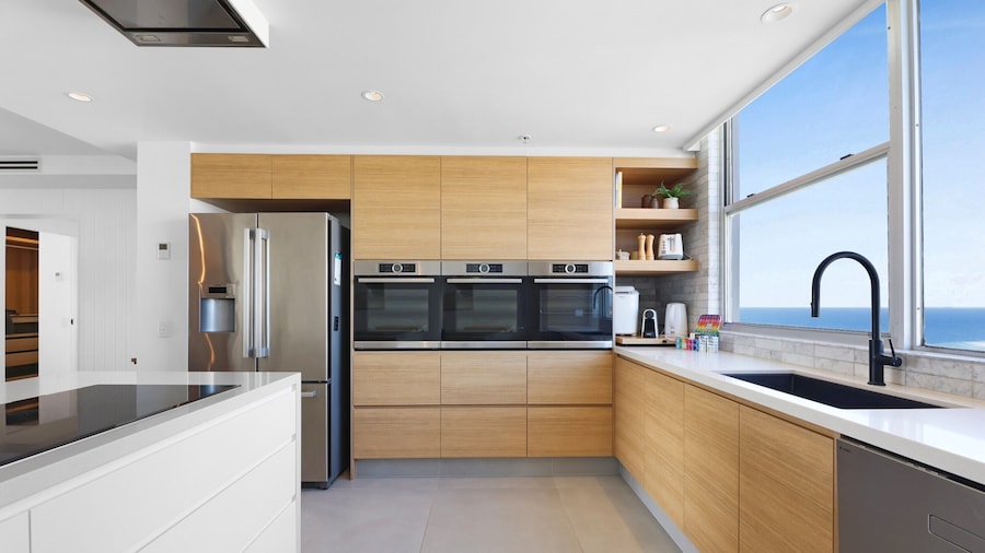 Surfers Paradise Stay With Resort-style Amenities