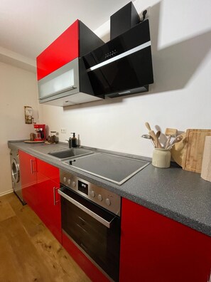 Micro-ondes, four, plaque de cuisson