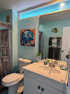 Bathroom - Dolphins Cay - Pet Friendly Condo 230 (Cedar Key)