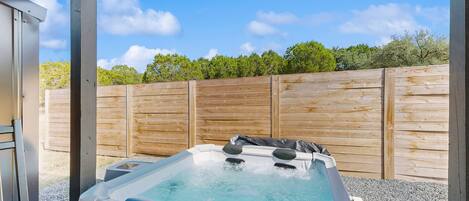 Bañera de hidromasaje al aire libre