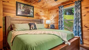 Basic Cabin | Iron/ironing board, free WiFi