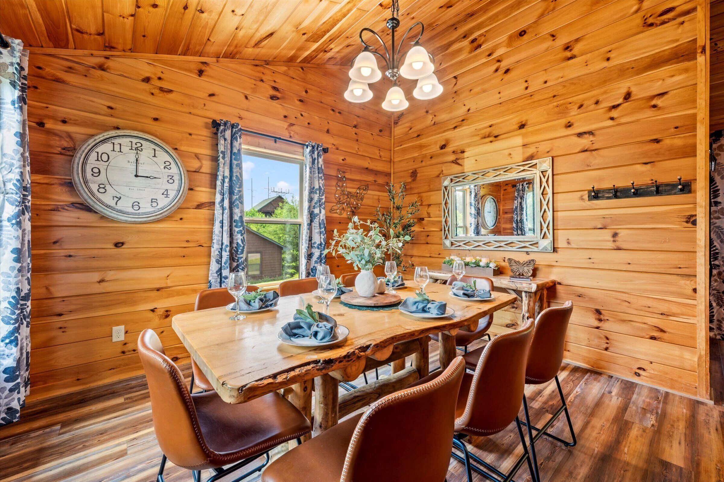 Eenvoudig huisje | Dineerruimte