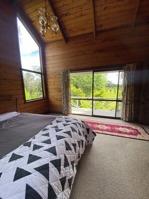 4 bedrooms, free WiFi, bed sheets