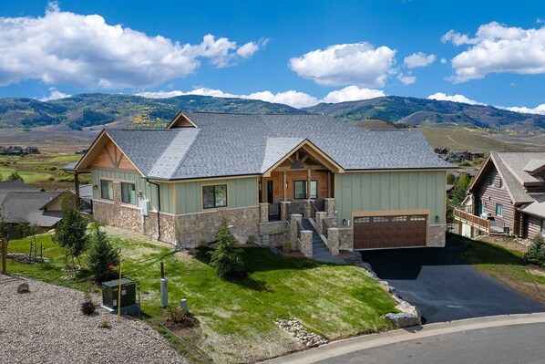 Exterior - New built, stunning home with Hot Tub, 5/4, near Granby Ranch - sleeps 16 (Granby)