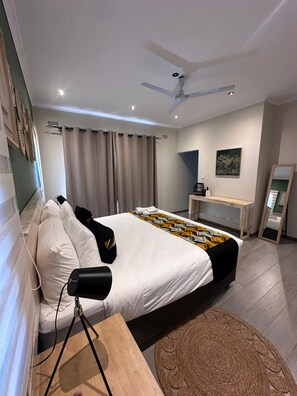 3 bedrooms, iron/ironing board, free WiFi, bed sheets - Imba Rudo Residence (Victoria Falls)