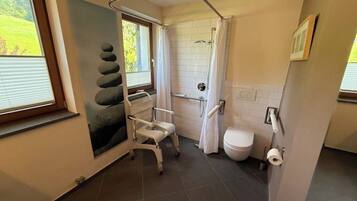 Asciugacapelli, asciugamani, sapone