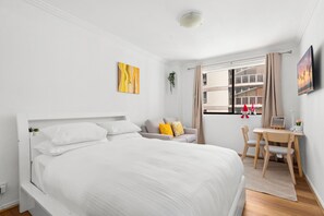 1 chambre, espace de travail pour ordinateur portable