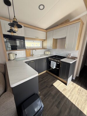 Microwave, oven, stovetop, dishwasher