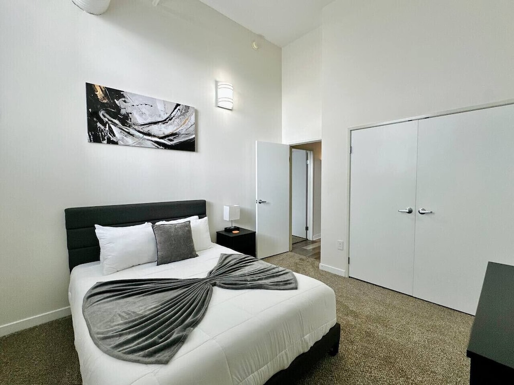 View of Luxurious Downtown Penthouse with Amazing Views - Indianapolis | Vrbo