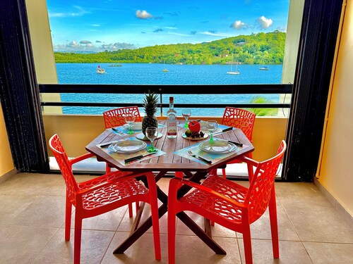 Bright, dreamy T2 with sea view and pool