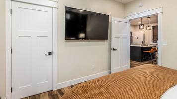 1 bedroom, iron/ironing board, free WiFi, bed sheets