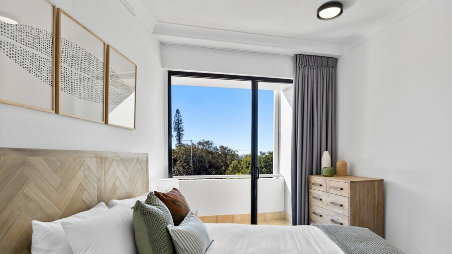 Pristine 2-bed Apartment With Pool and Balcony